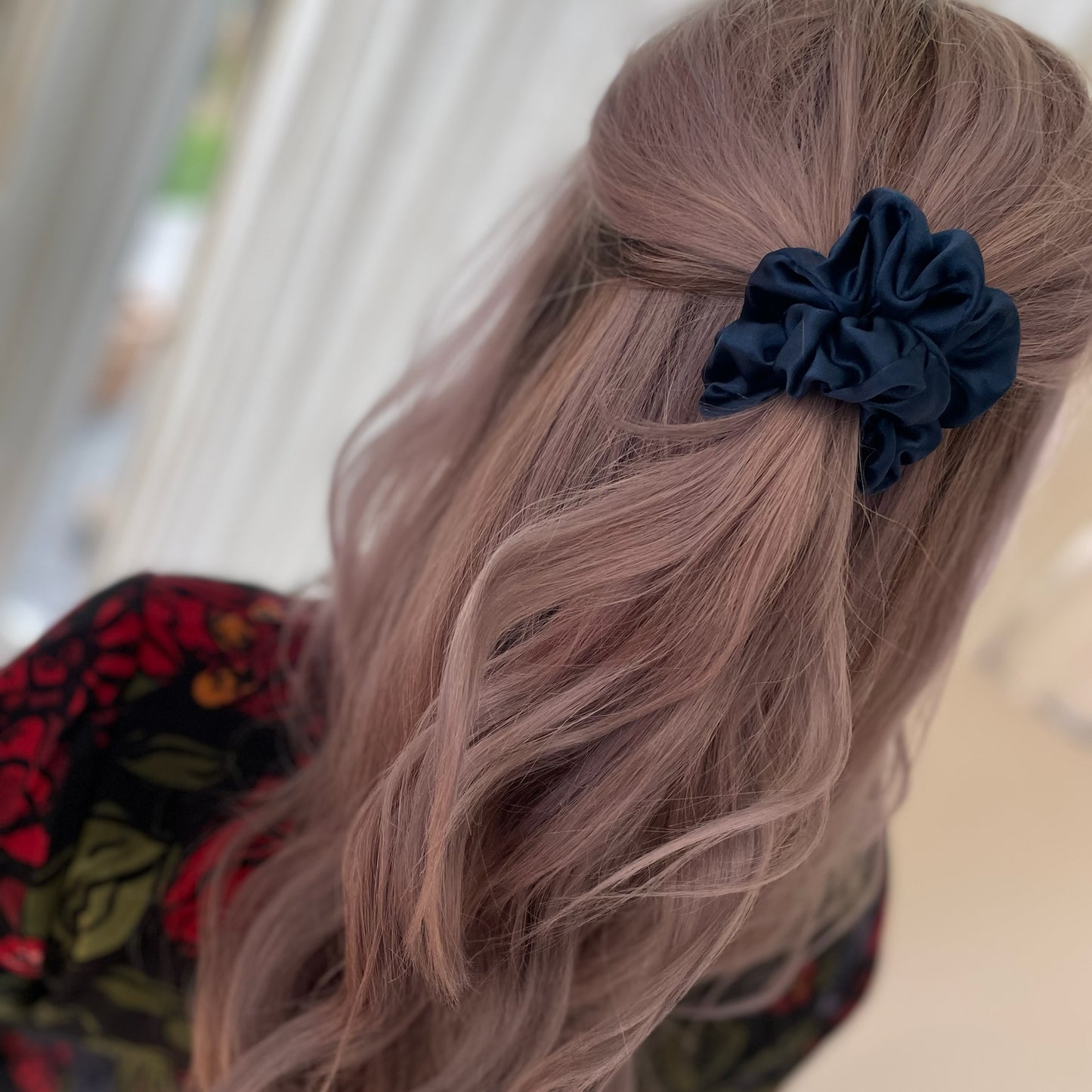 Scrunchies in smooth and luxurious 19 momme mulberry silk