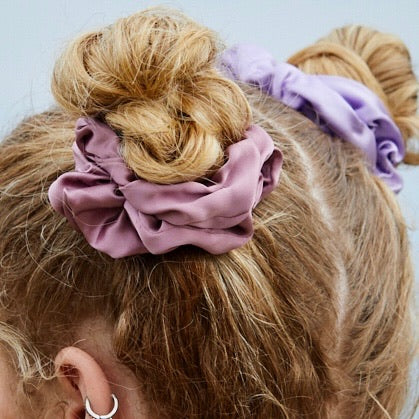 Scrunchies in smooth and luxurious 19 momme mulberry silk