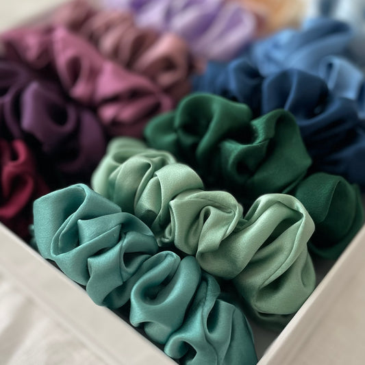 Scrunchies in smooth and luxurious 19 momme mulberry silk